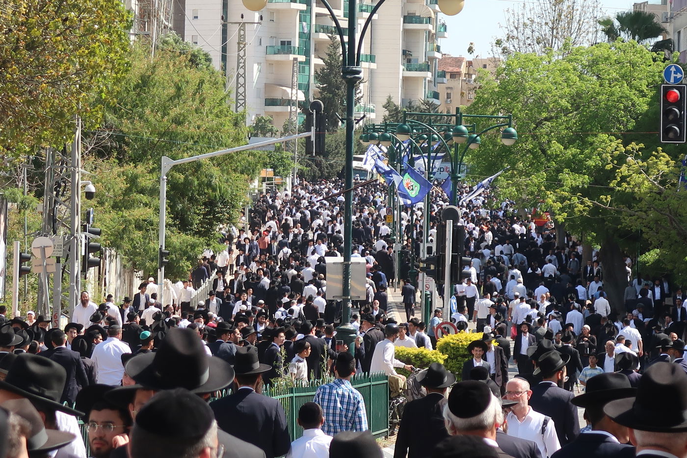 מסע הלוויית הגאון רבי מאיר מאזוז זצ"ל