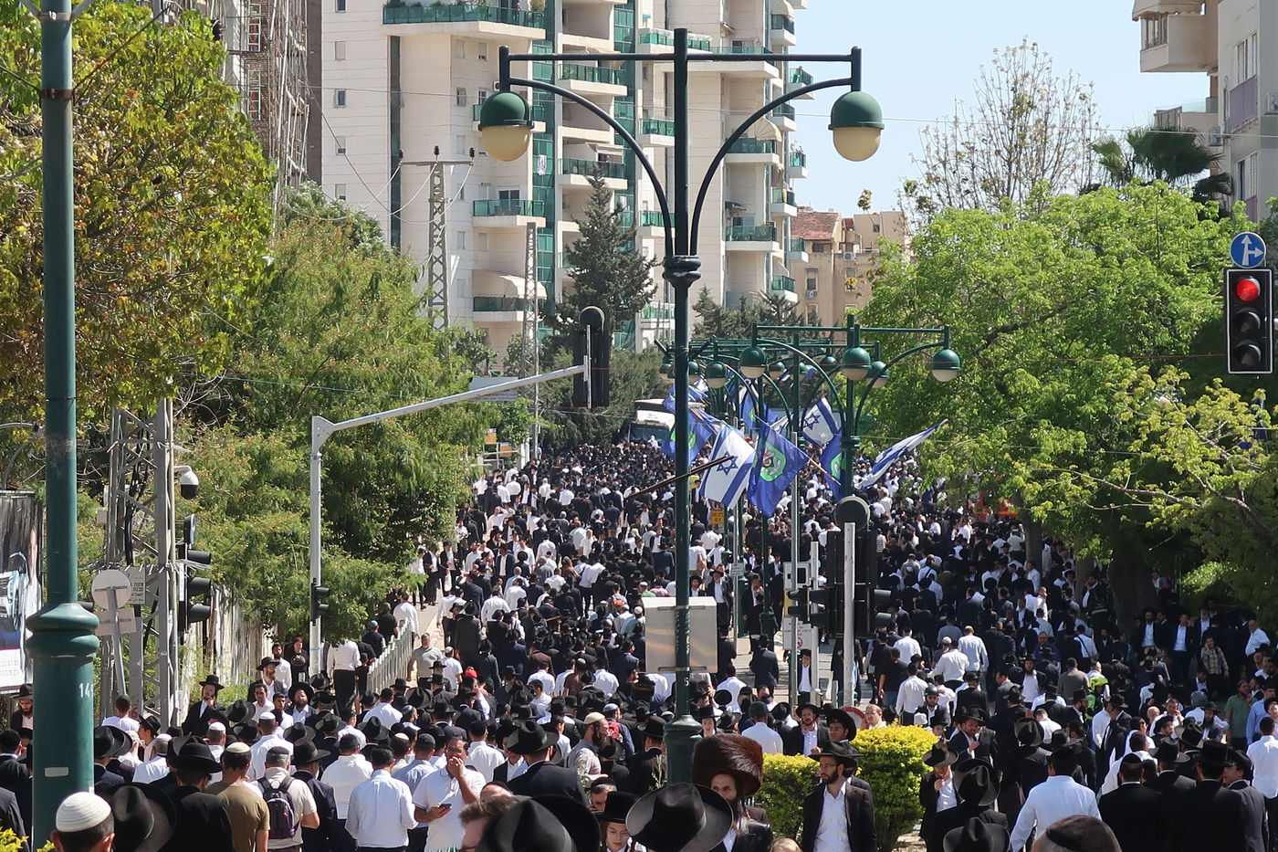 מסע הלוויית הגאון רבי מאיר מאזוז זצ"ל