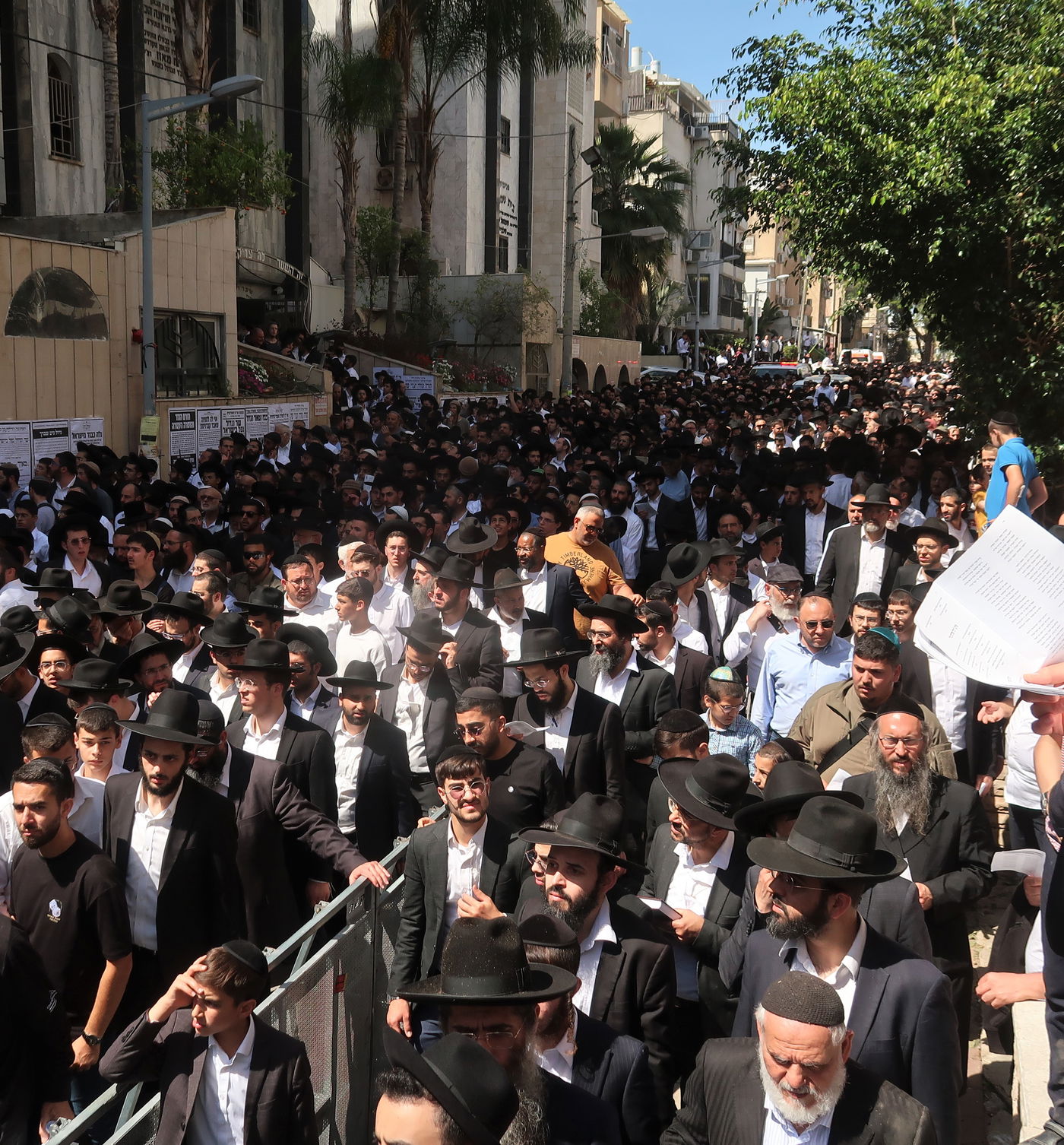 מסע הלוויית הגאון רבי מאיר מאזוז זצ"ל