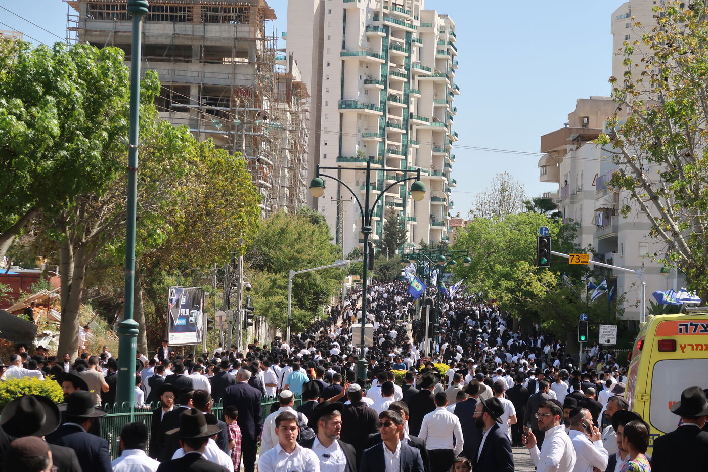 מסע הלוויית הגאון רבי מאיר מאזוז זצ"ל