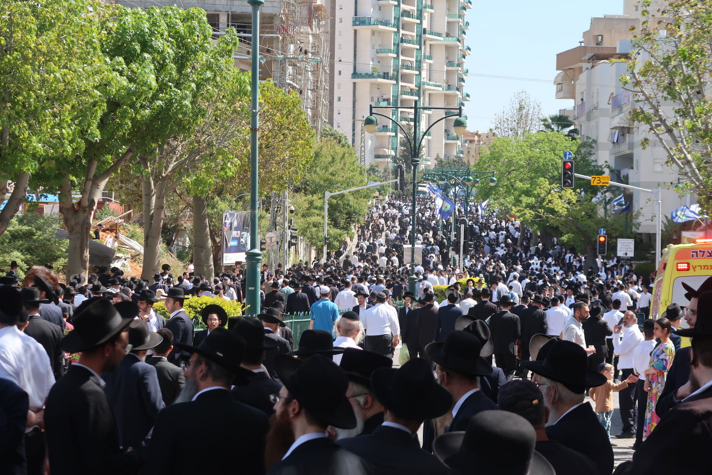 מסע הלוויית הגאון רבי מאיר מאזוז זצ"ל