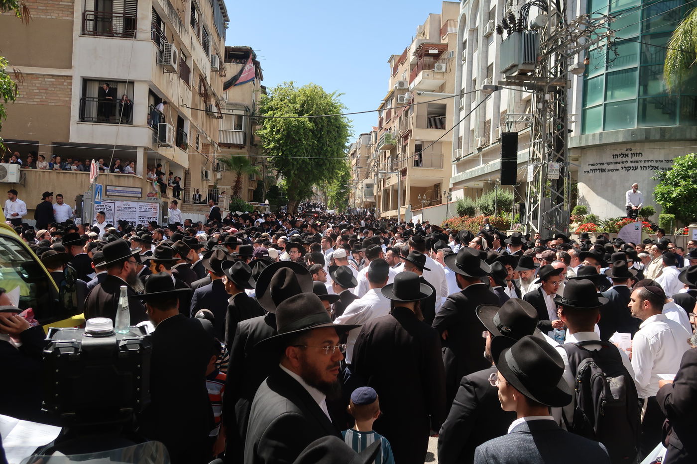 מסע הלוויית הגאון רבי מאיר מאזוז זצ"ל