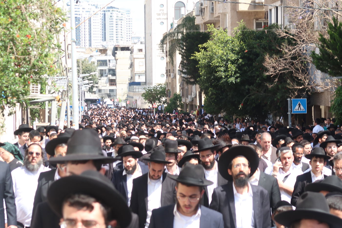 מסע הלוויית הגאון רבי מאיר מאזוז זצ"ל