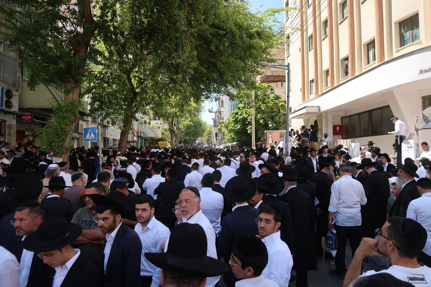 מסע הלוויית הגאון רבי מאיר מאזוז זצ"ל