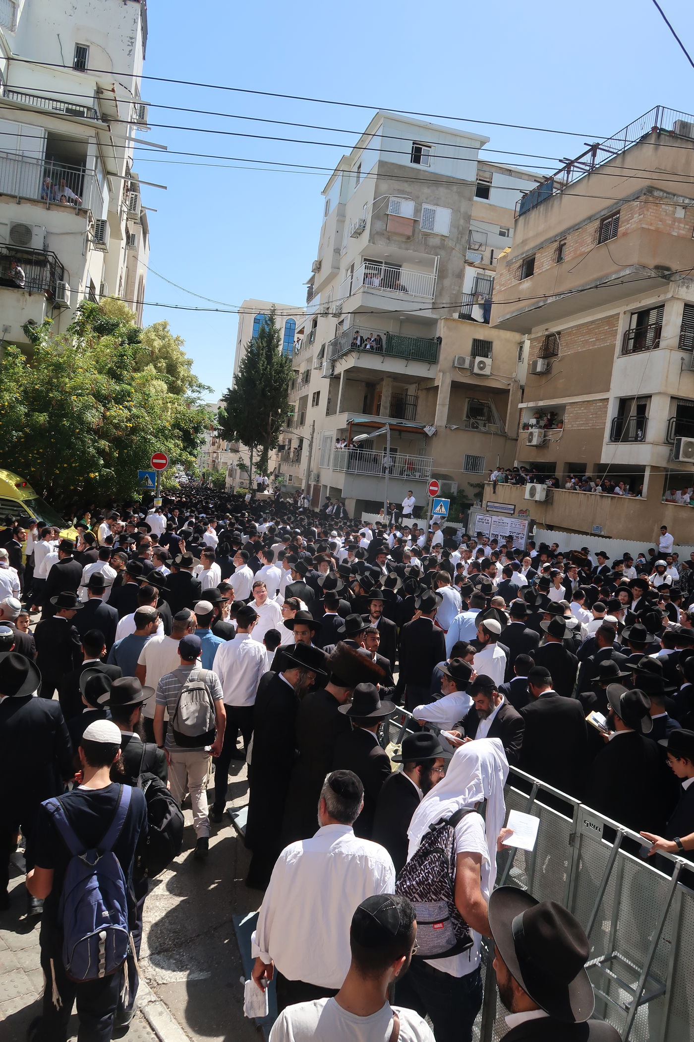 מסע הלוויית הגאון רבי מאיר מאזוז זצ"ל