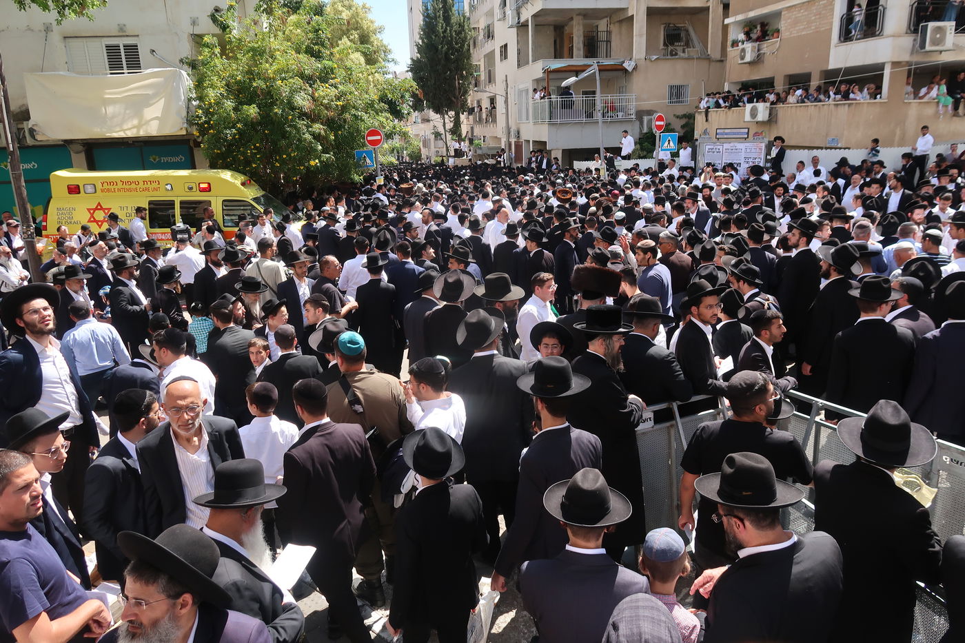 מסע הלוויית הגאון רבי מאיר מאזוז זצ"ל