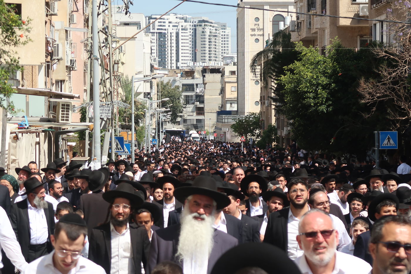 מסע הלוויית הגאון רבי מאיר מאזוז זצ"ל