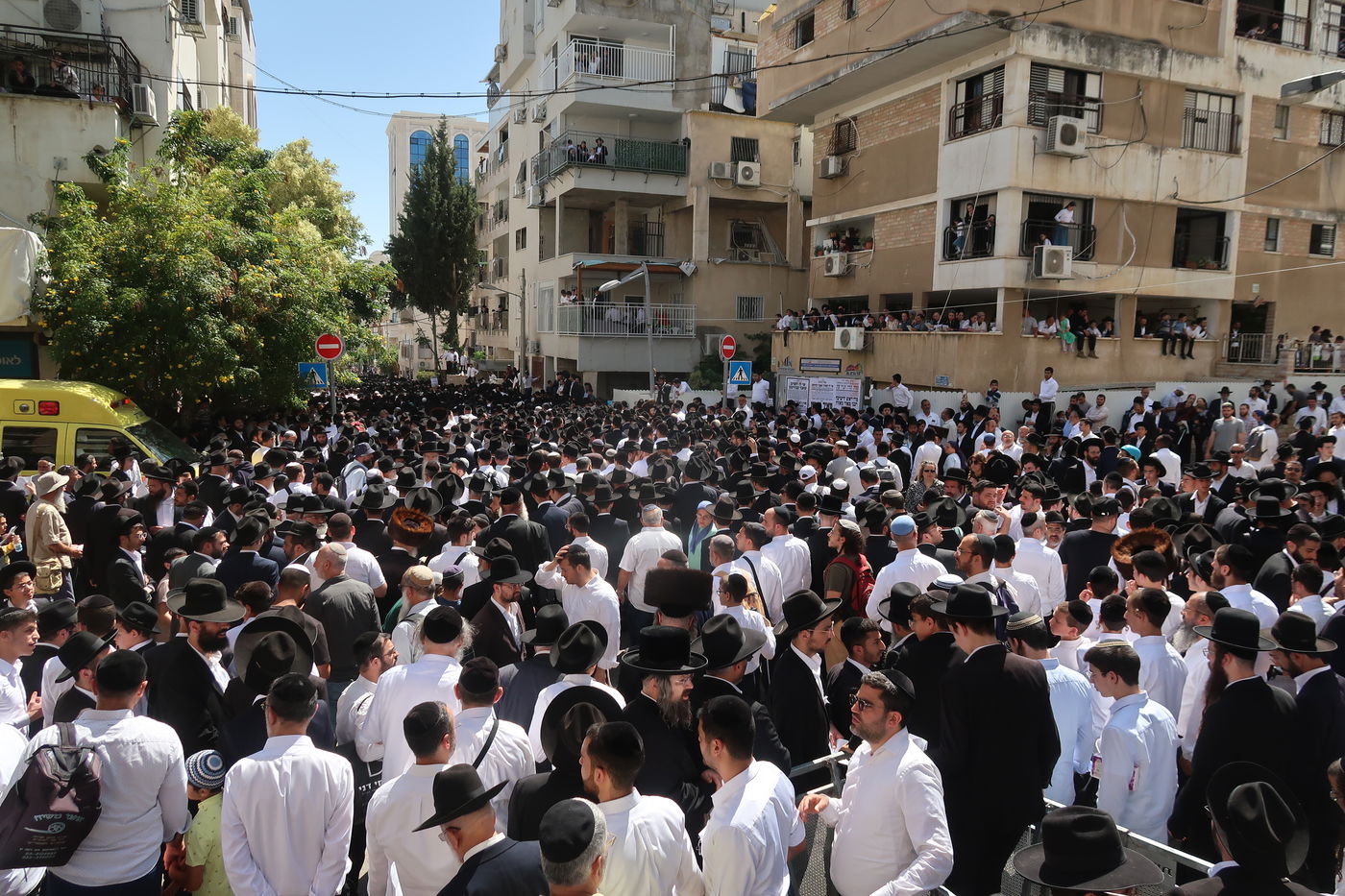 מסע הלוויית הגאון רבי מאיר מאזוז זצ"ל
