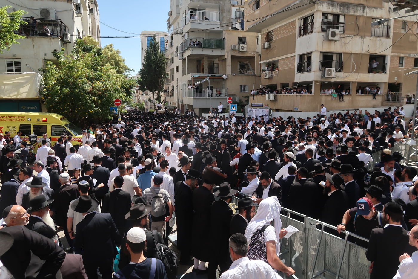 מסע הלוויית הגאון רבי מאיר מאזוז זצ"ל