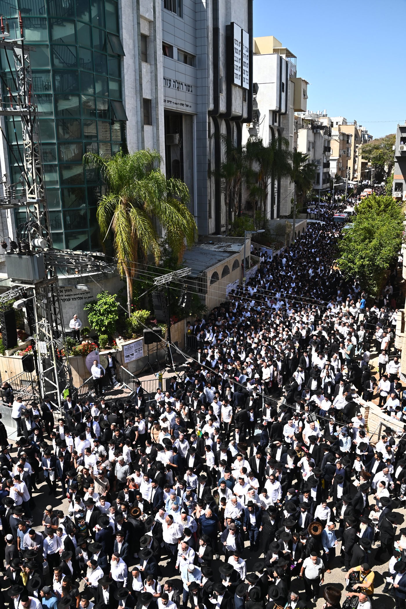 מסע הלויית הגאון רבי מאיר מאזוז זצ"ל