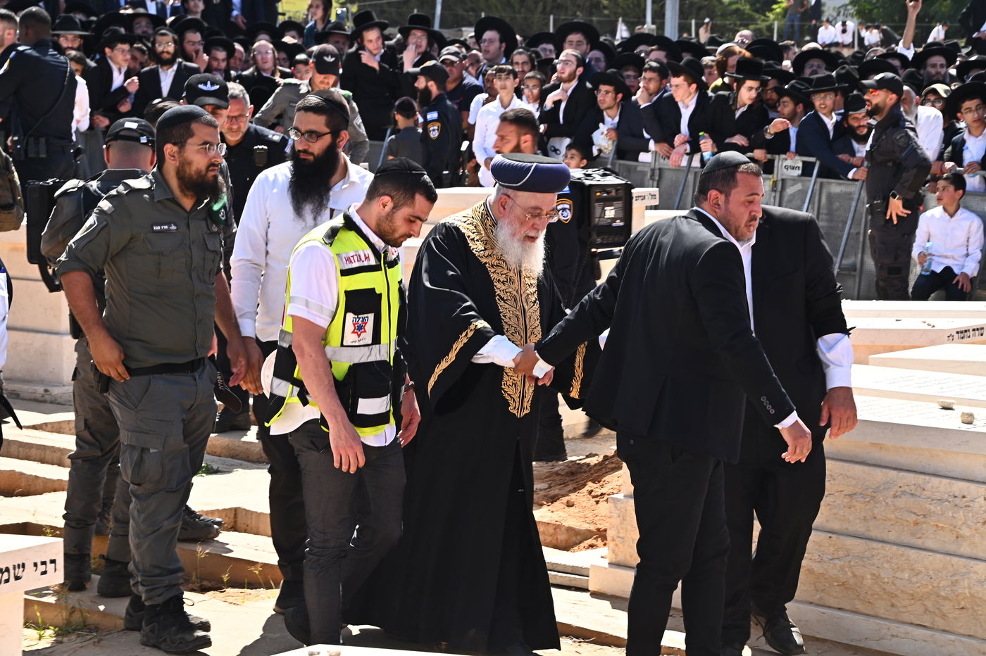 מסע הלויית הגאון רבי מאיר מאזוז זצ"ל