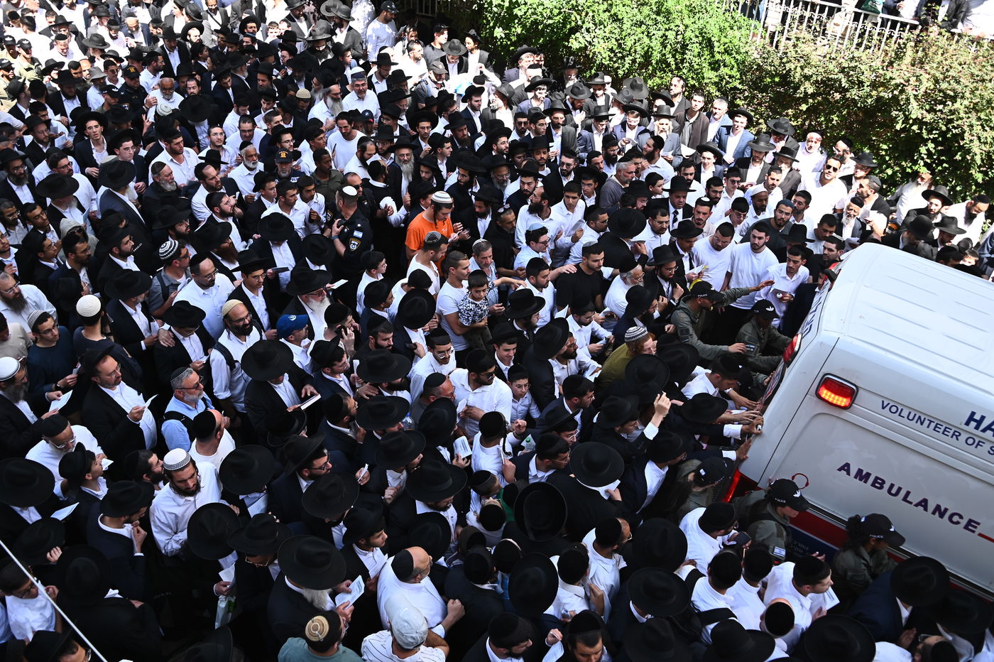 מסע הלויית הגאון רבי מאיר מאזוז זצ"ל