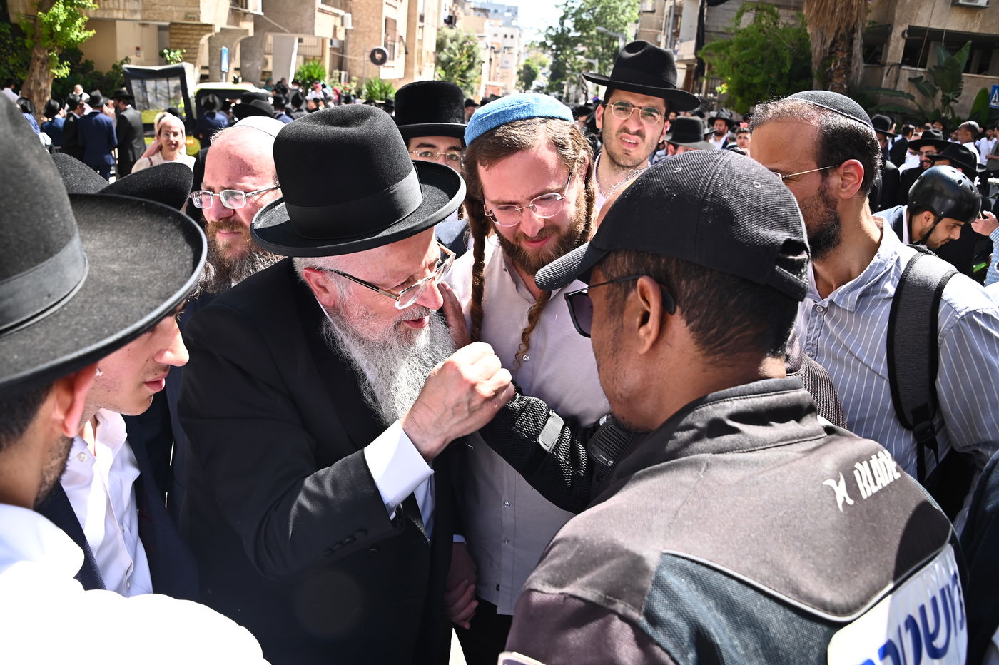 מסע הלויית הגאון רבי מאיר מאזוז זצ"ל