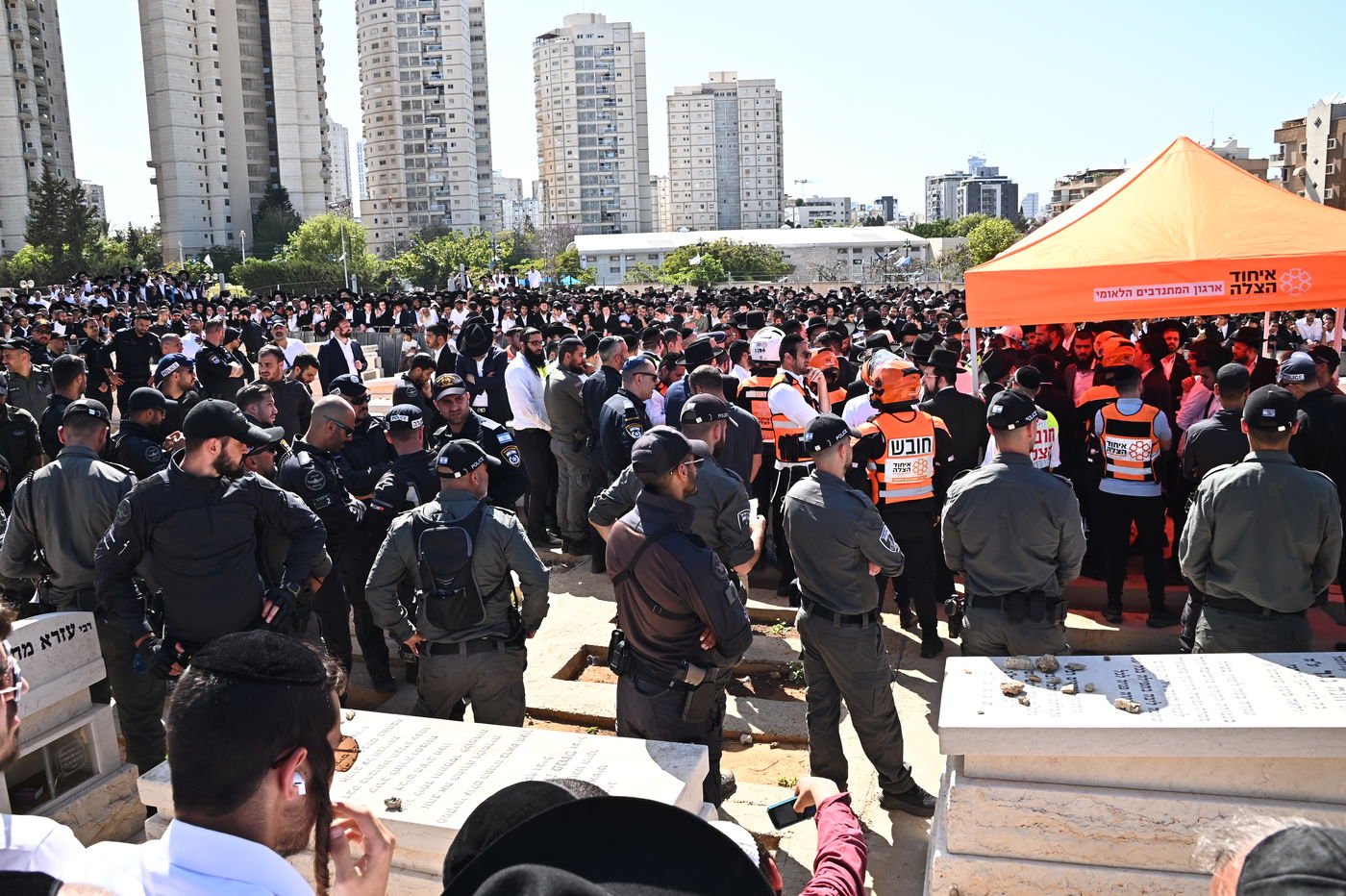 מסע הלויית הגאון רבי מאיר מאזוז זצ"ל