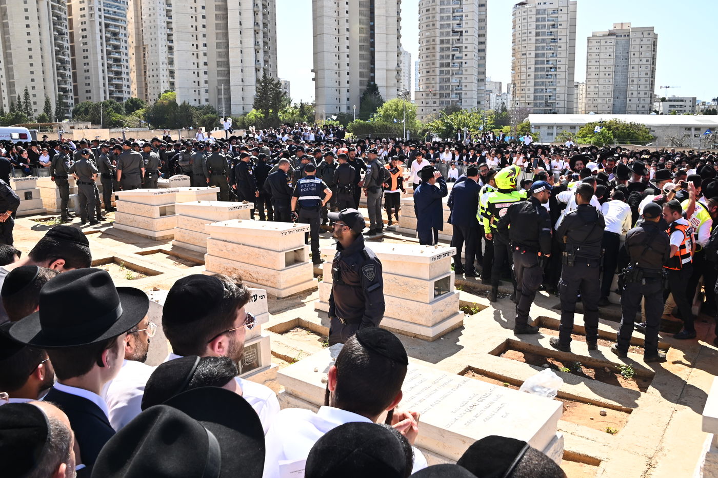 מסע הלויית הגאון רבי מאיר מאזוז זצ"ל