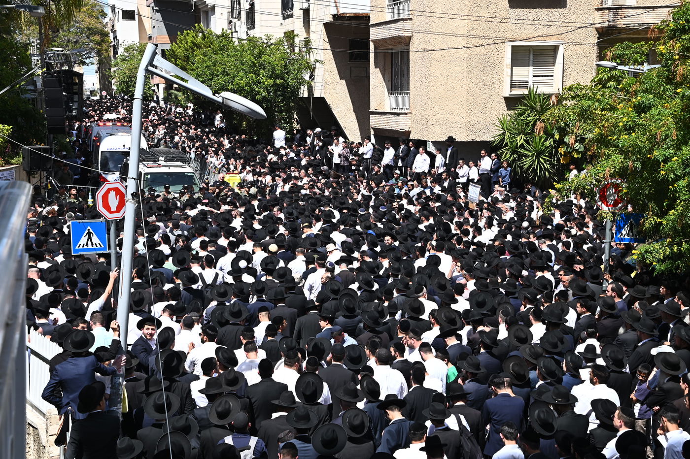 מסע הלויית הגאון רבי מאיר מאזוז זצ"ל