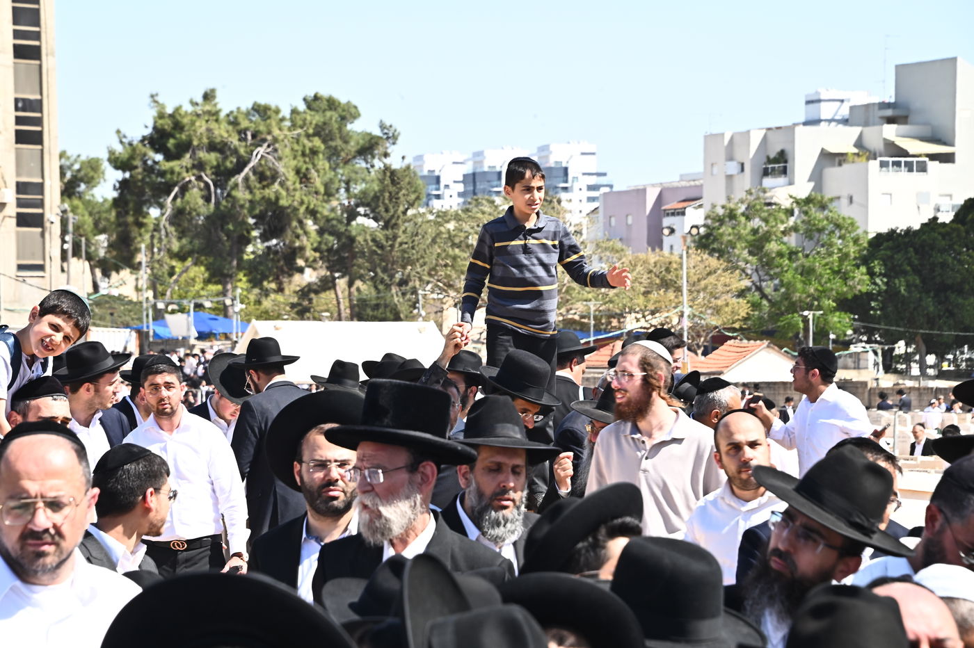 מסע הלויית הגאון רבי מאיר מאזוז זצ"ל
