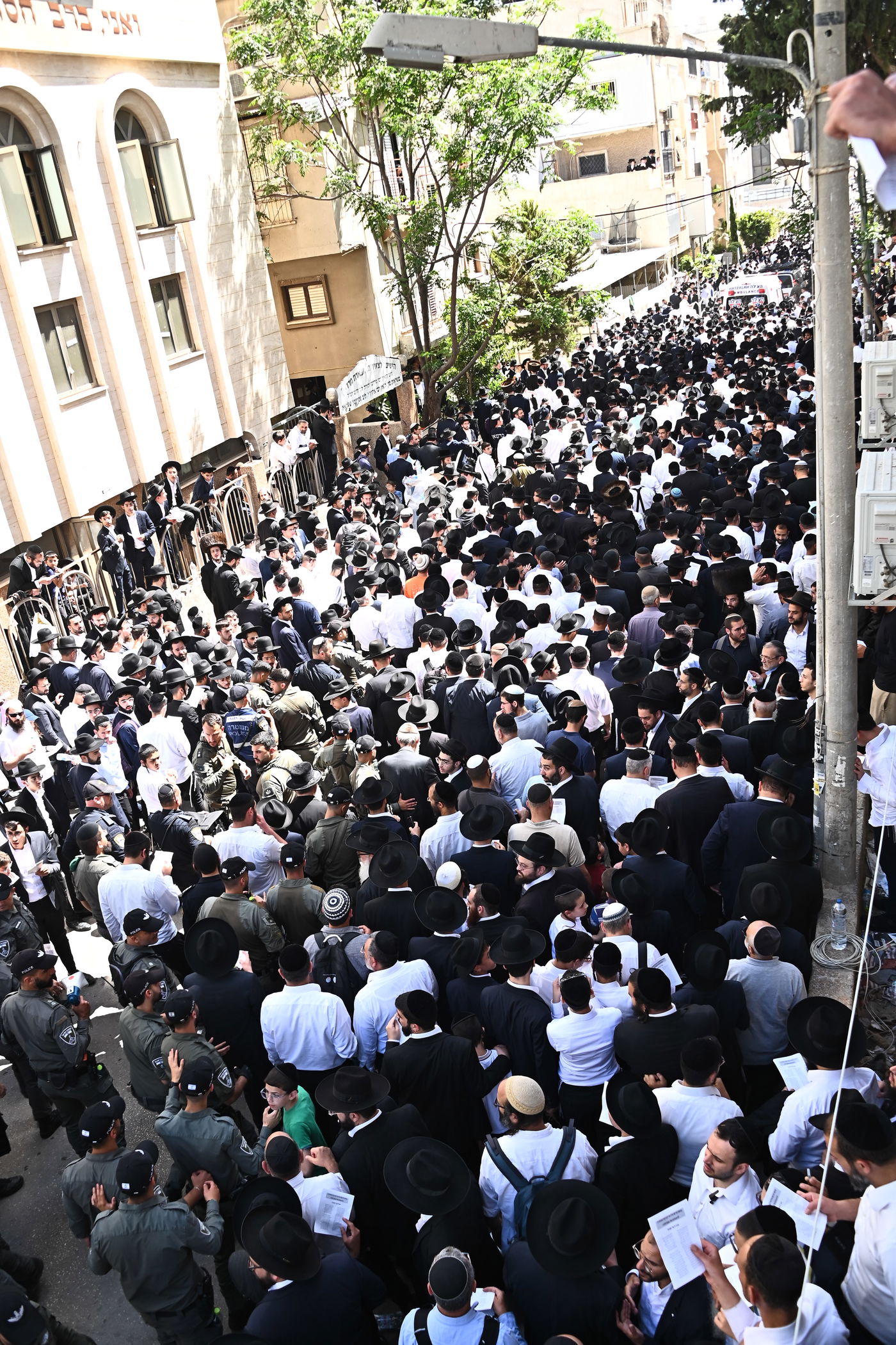 מסע הלויית הגאון רבי מאיר מאזוז זצ"ל