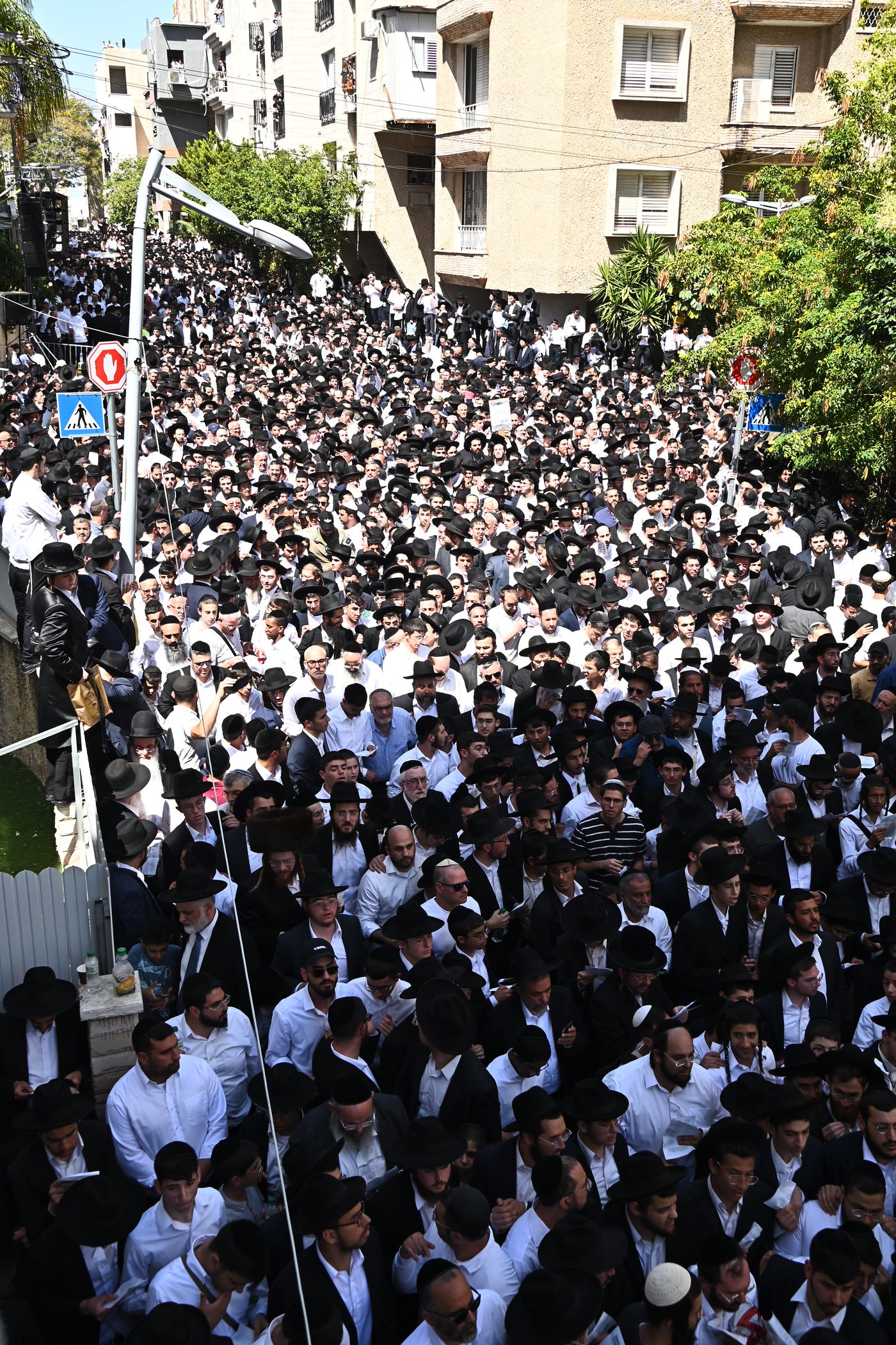מסע הלויית הגאון רבי מאיר מאזוז זצ"ל