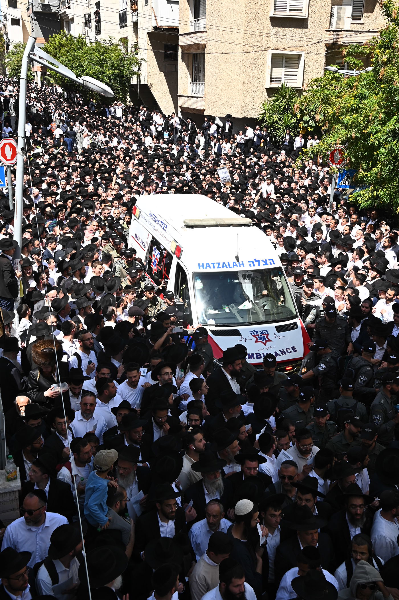 מסע הלויית הגאון רבי מאיר מאזוז זצ"ל