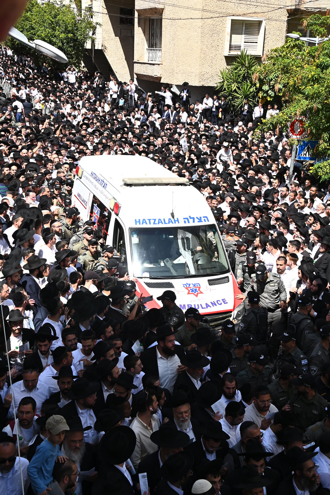 מסע הלויית הגאון רבי מאיר מאזוז זצ"ל