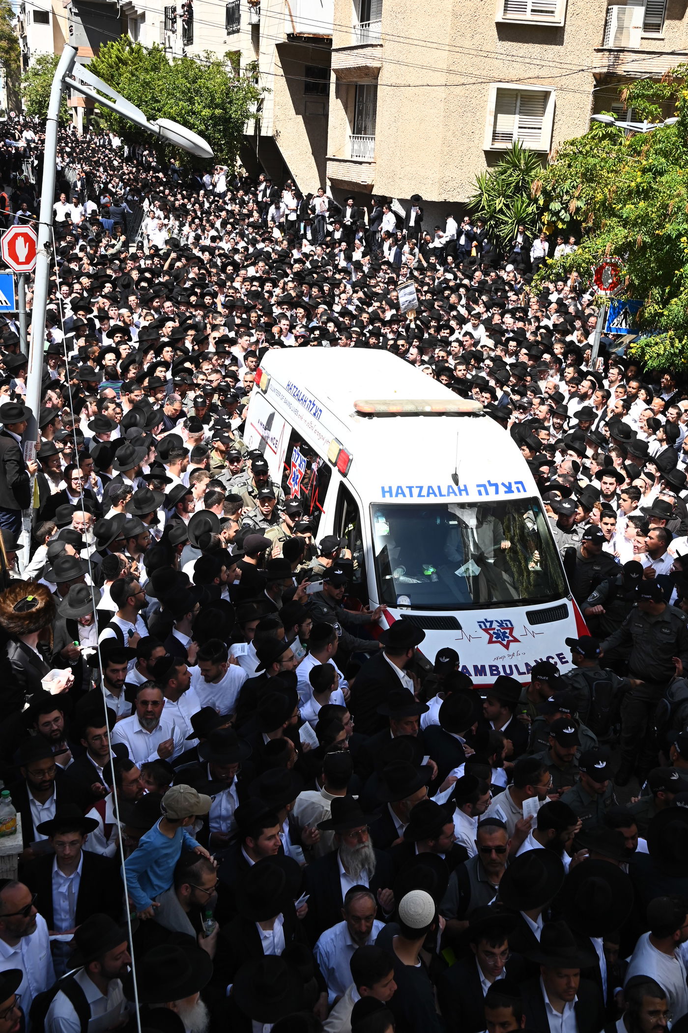 מסע הלויית הגאון רבי מאיר מאזוז זצ"ל