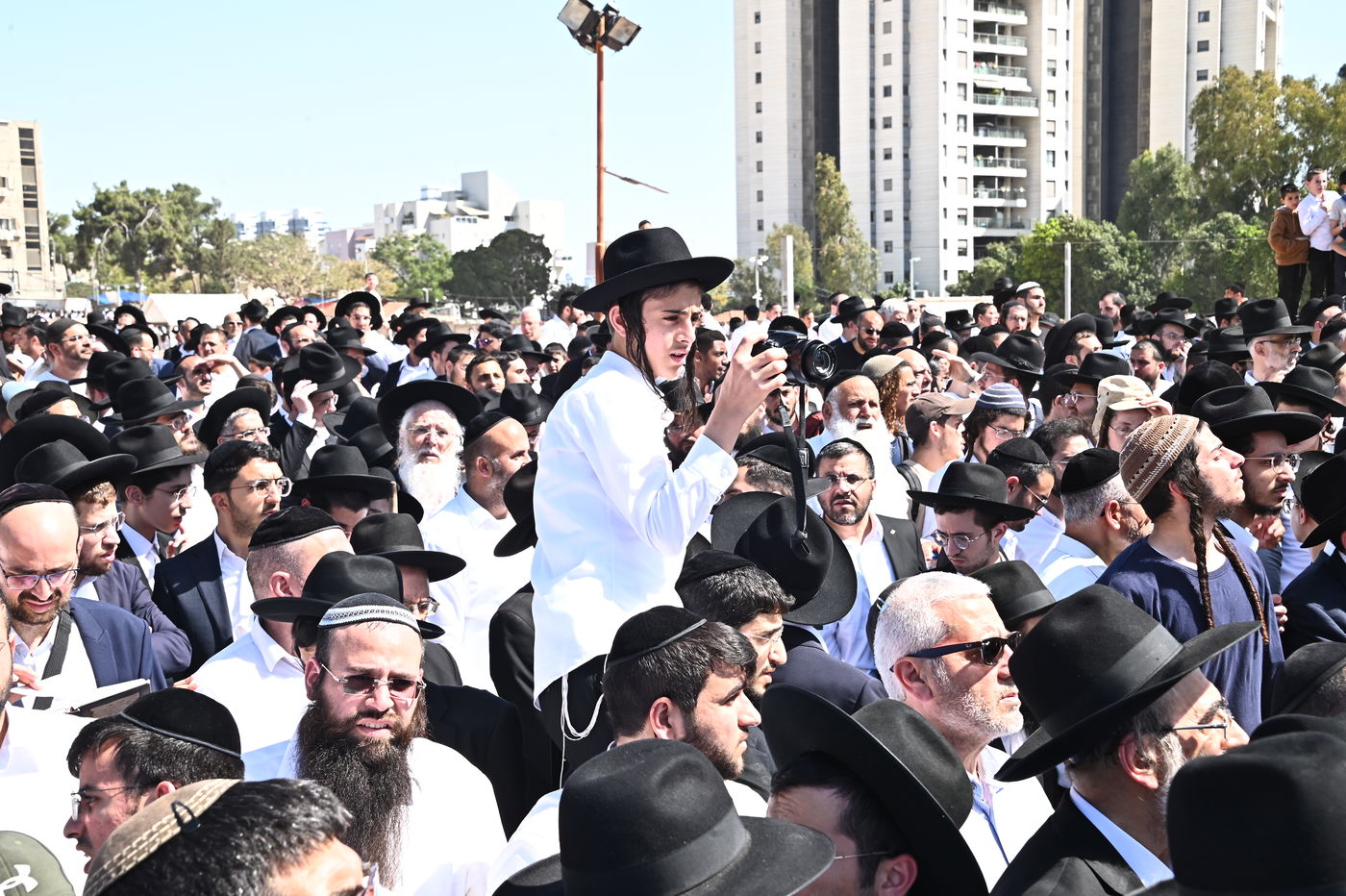 מסע הלויית הגאון רבי מאיר מאזוז זצ"ל