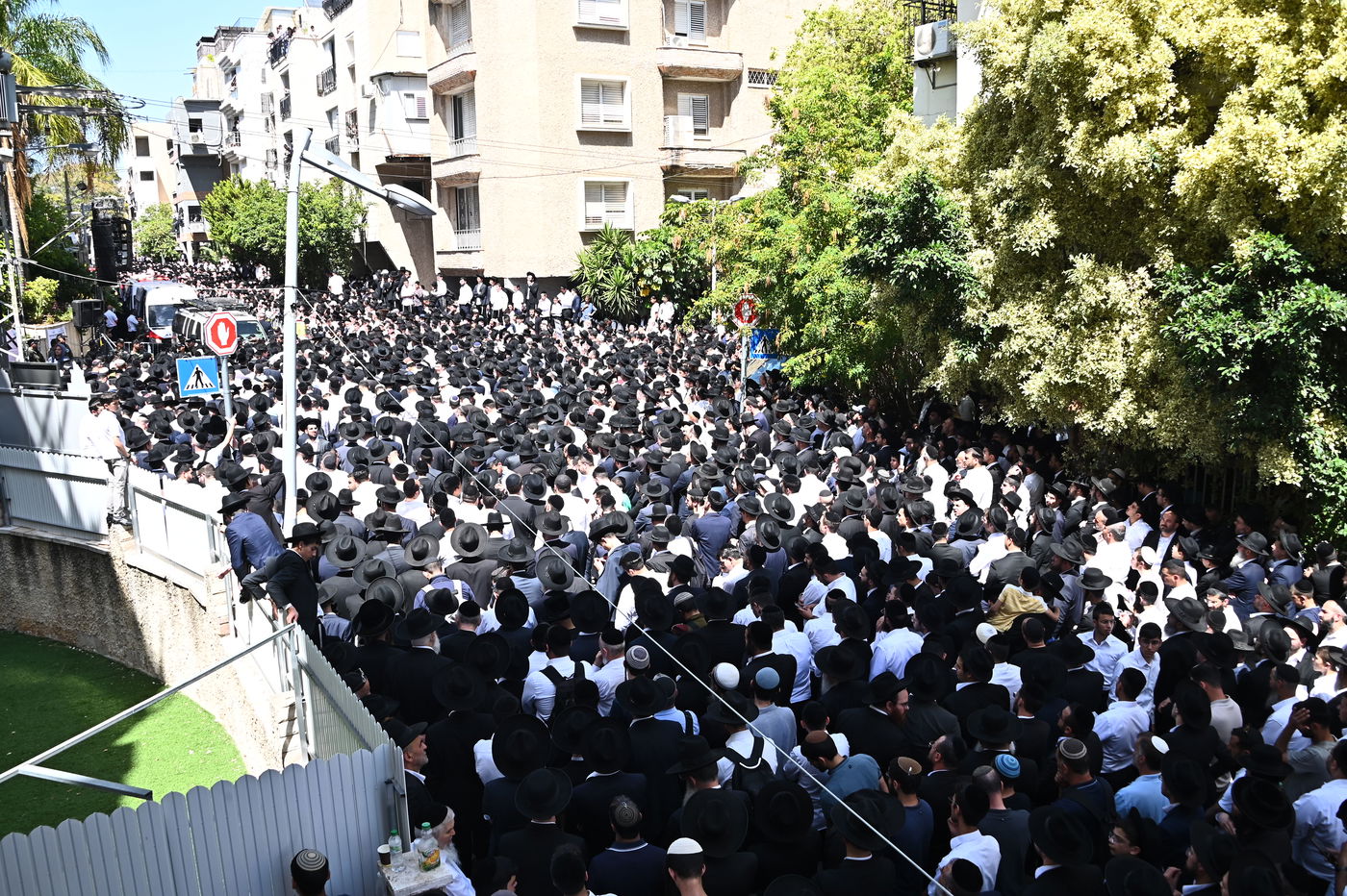 מסע הלויית הגאון רבי מאיר מאזוז זצ"ל