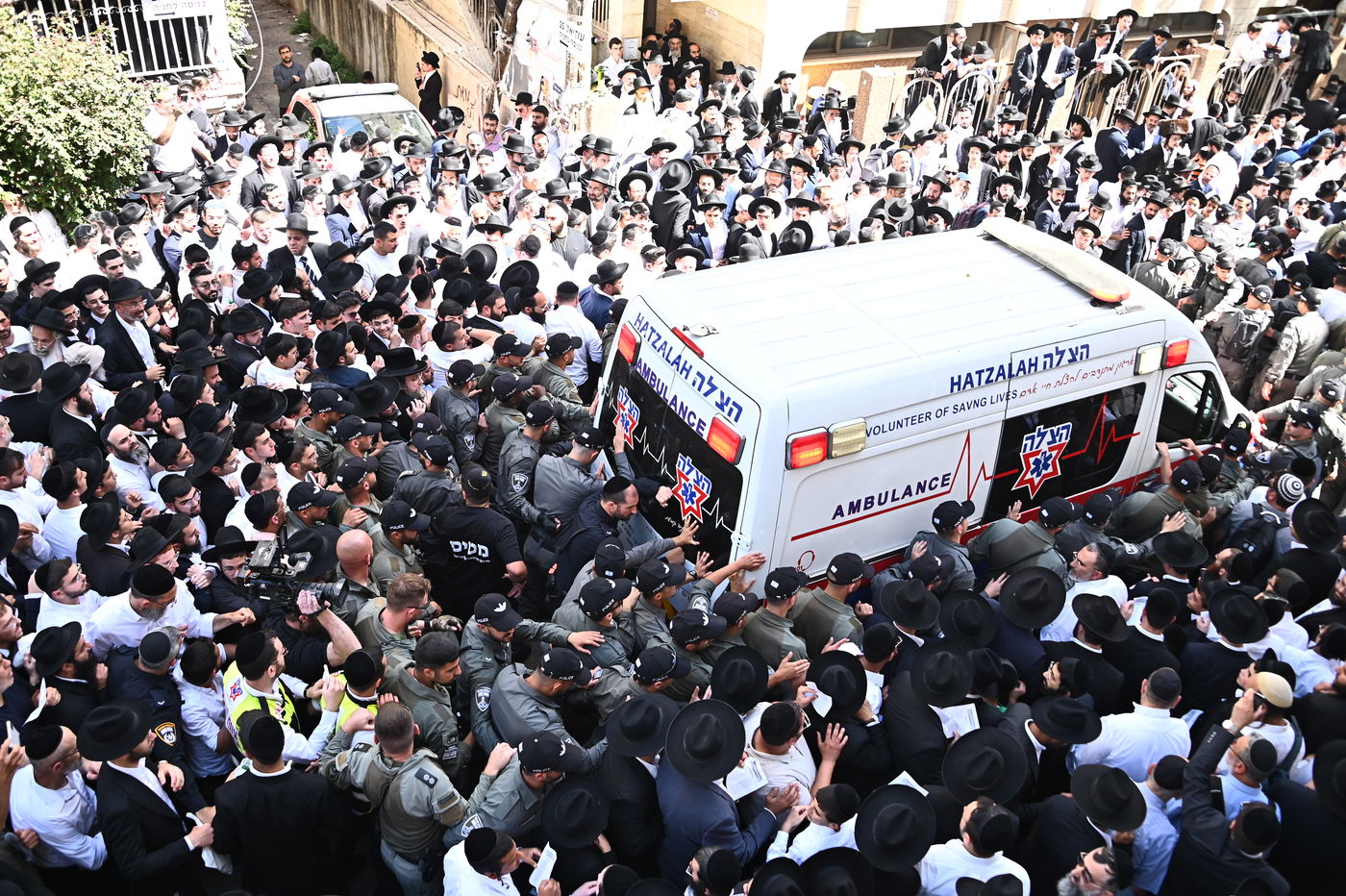 מסע הלויית הגאון רבי מאיר מאזוז זצ"ל