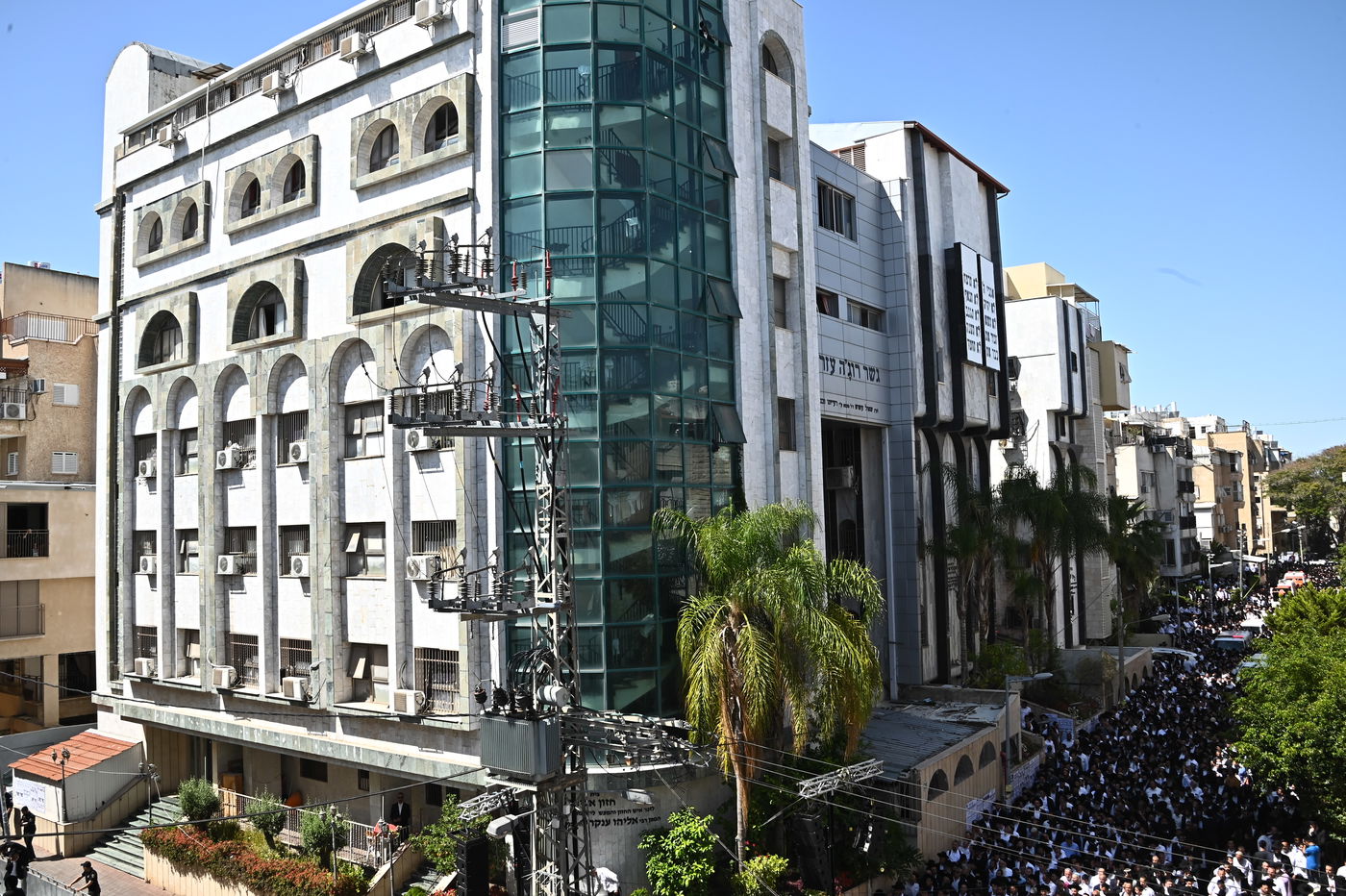 מסע הלויית הגאון רבי מאיר מאזוז זצ"ל