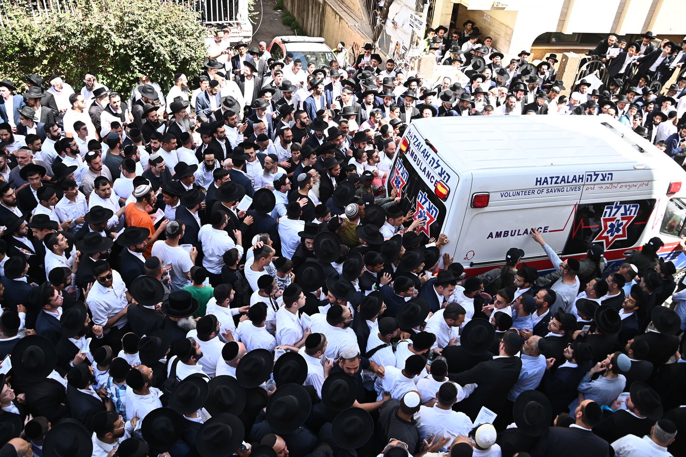 מסע הלויית הגאון רבי מאיר מאזוז זצ"ל