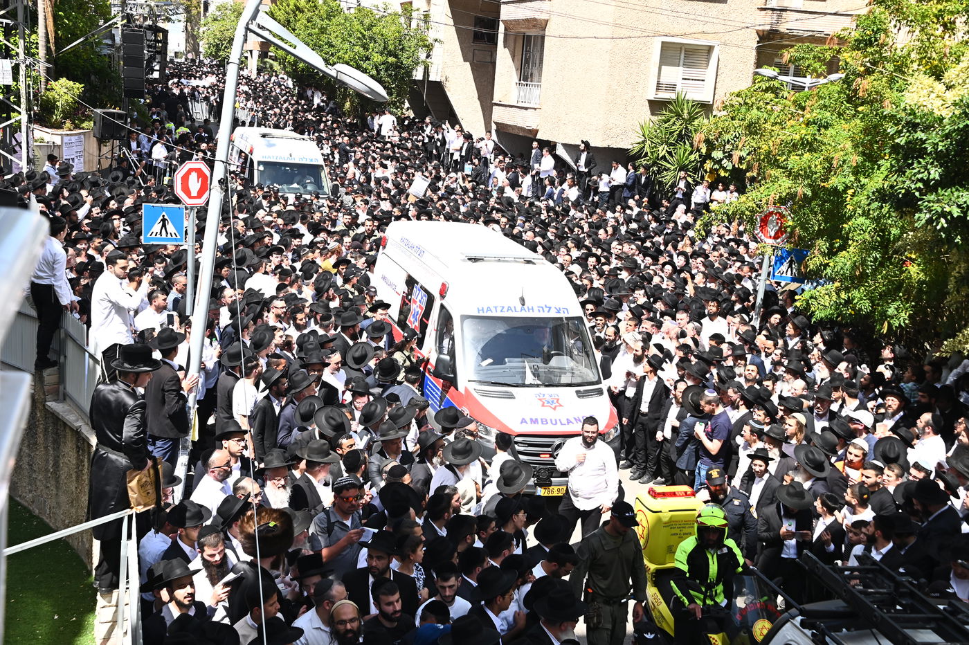 מסע הלויית הגאון רבי מאיר מאזוז זצ"ל