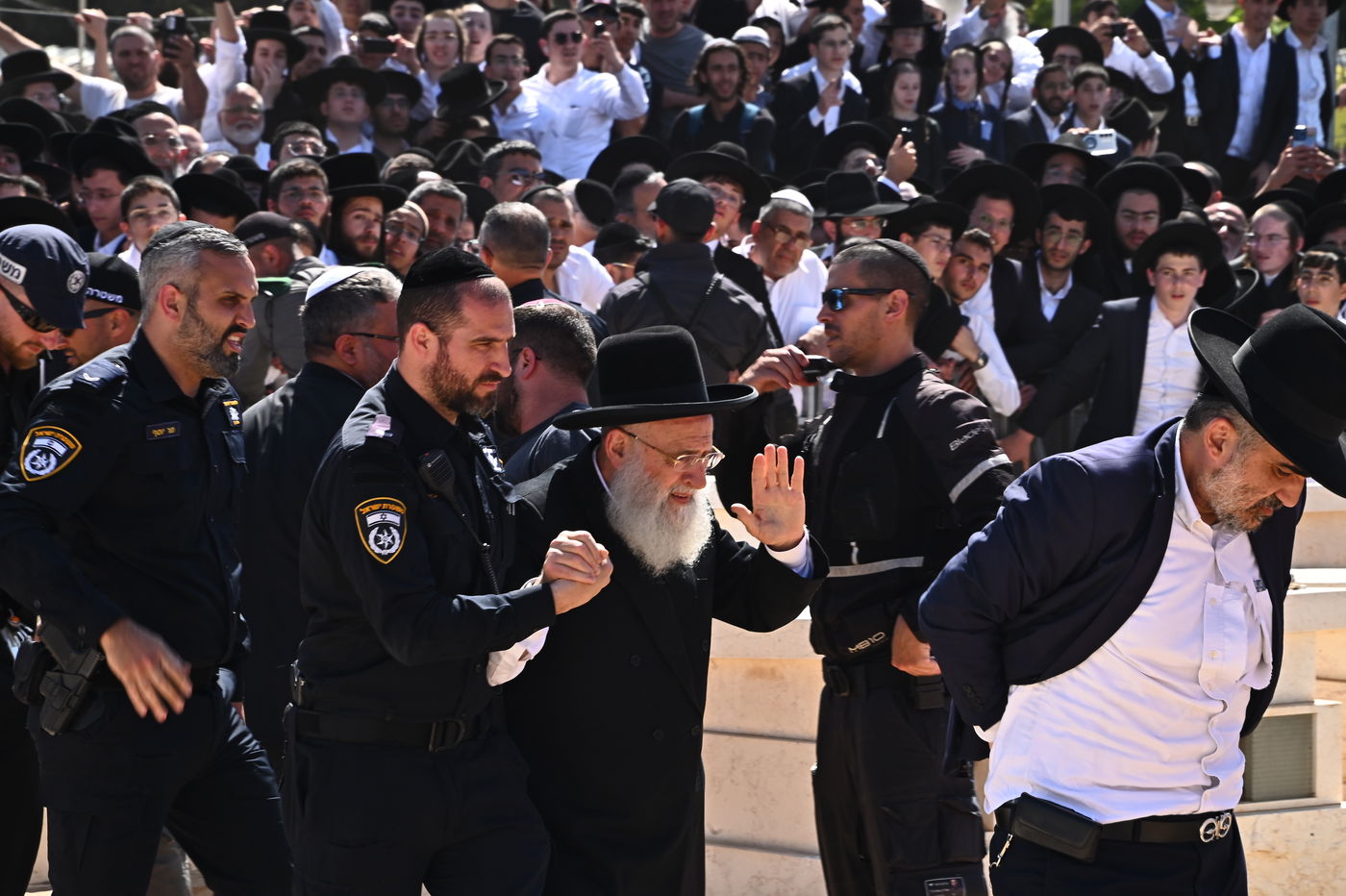 מסע הלויית הגאון רבי מאיר מאזוז זצ"ל