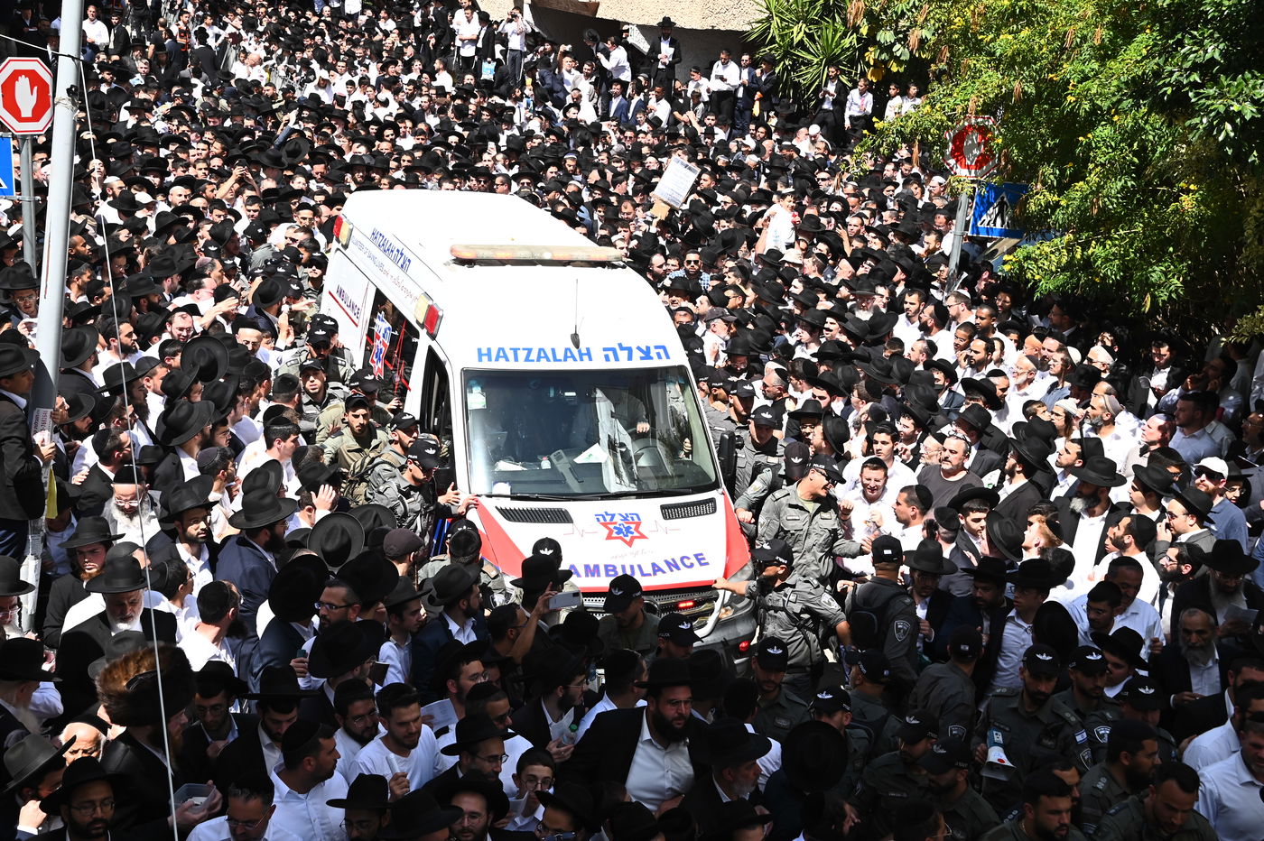 מסע הלויית הגאון רבי מאיר מאזוז זצ"ל