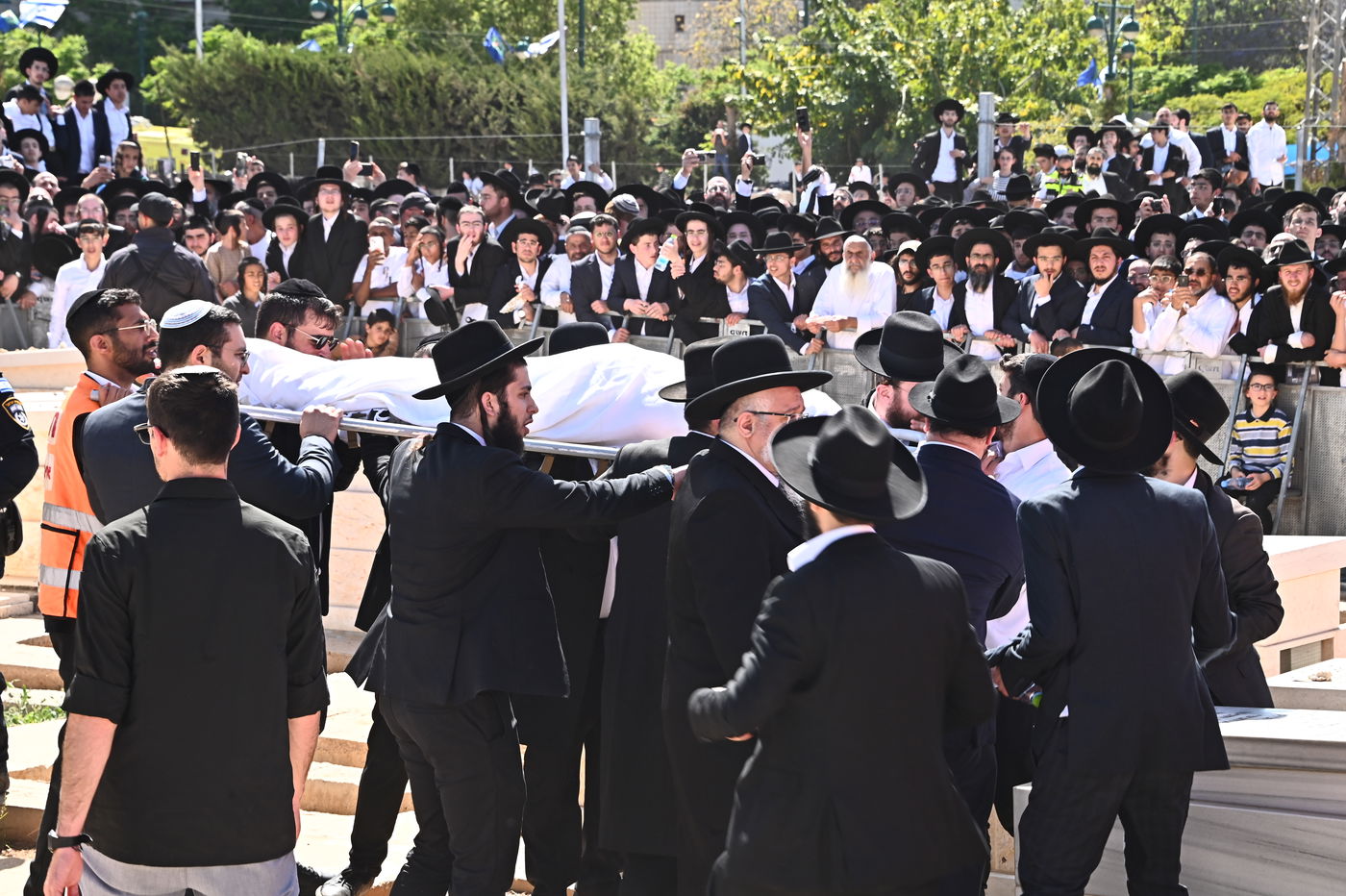 מסע הלויית הגאון רבי מאיר מאזוז זצ"ל