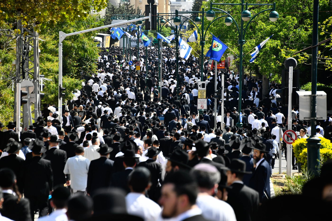 מסע הלויית הגאון רבי מאיר מאזוז זצ"ל