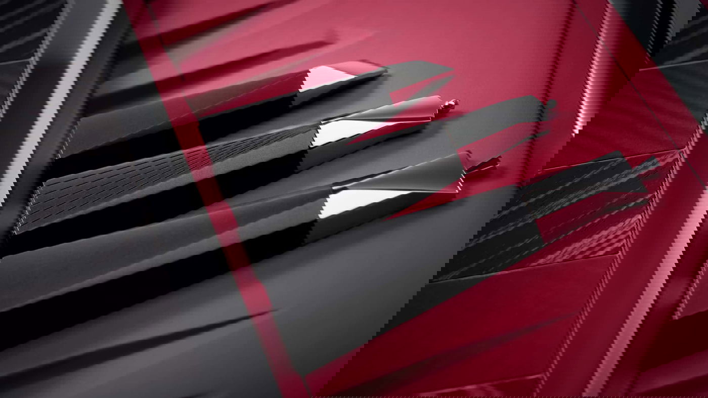 הכלים מאוחסנים במארז יוקרתי ובמיקומים מדוייקים