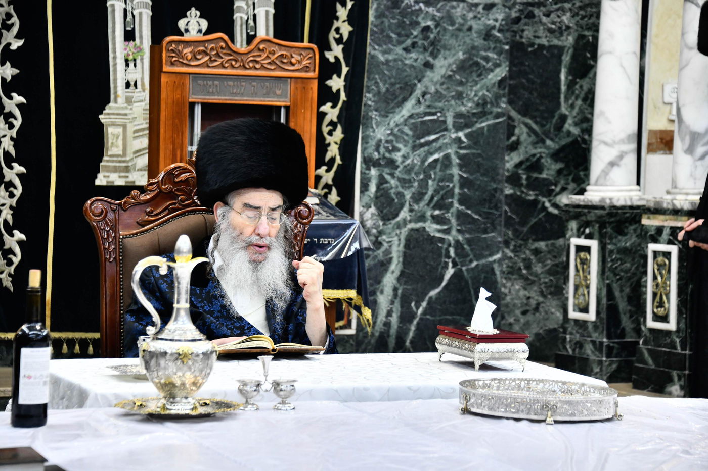 טיש נעילת החג בחצה"ק אלכסנדר