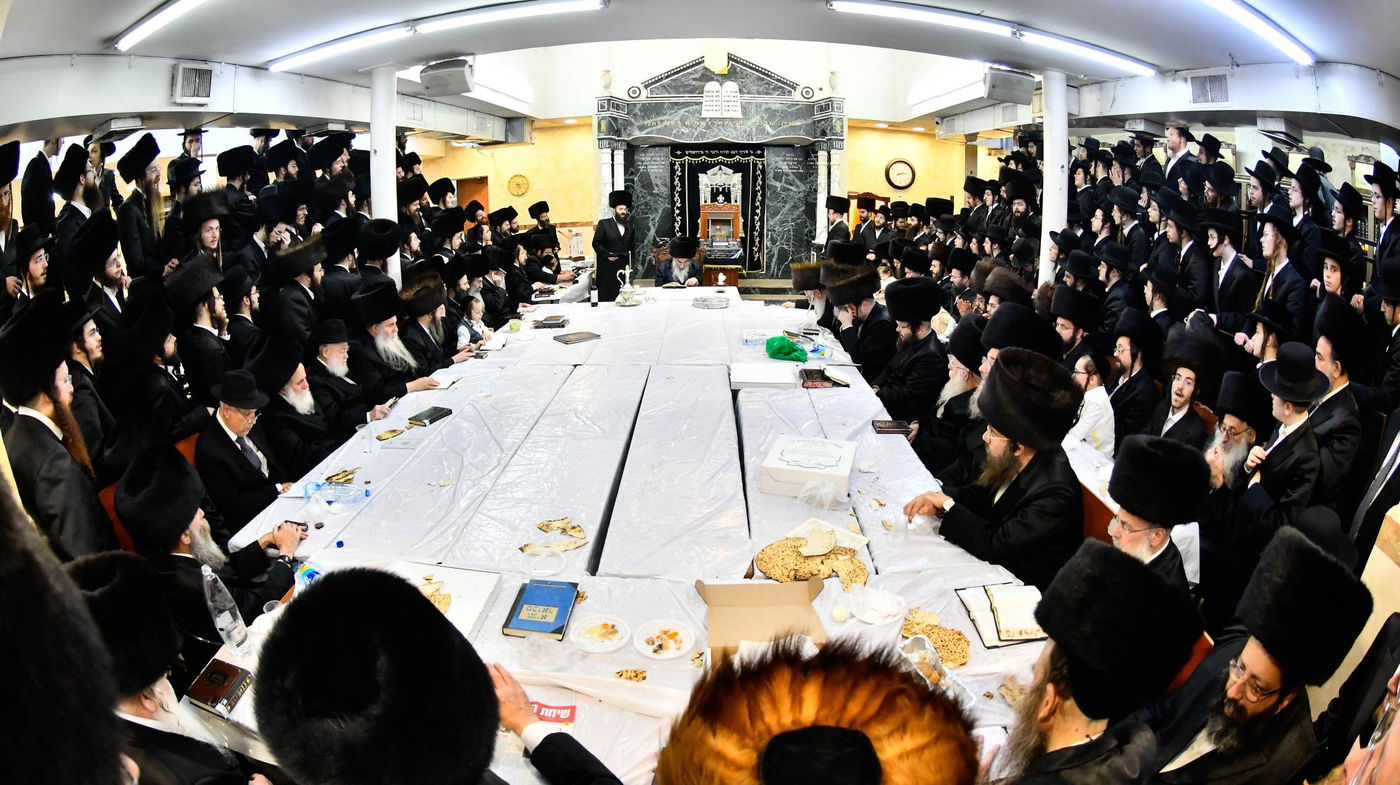 טיש נעילת החג בחצה"ק אלכסנדר