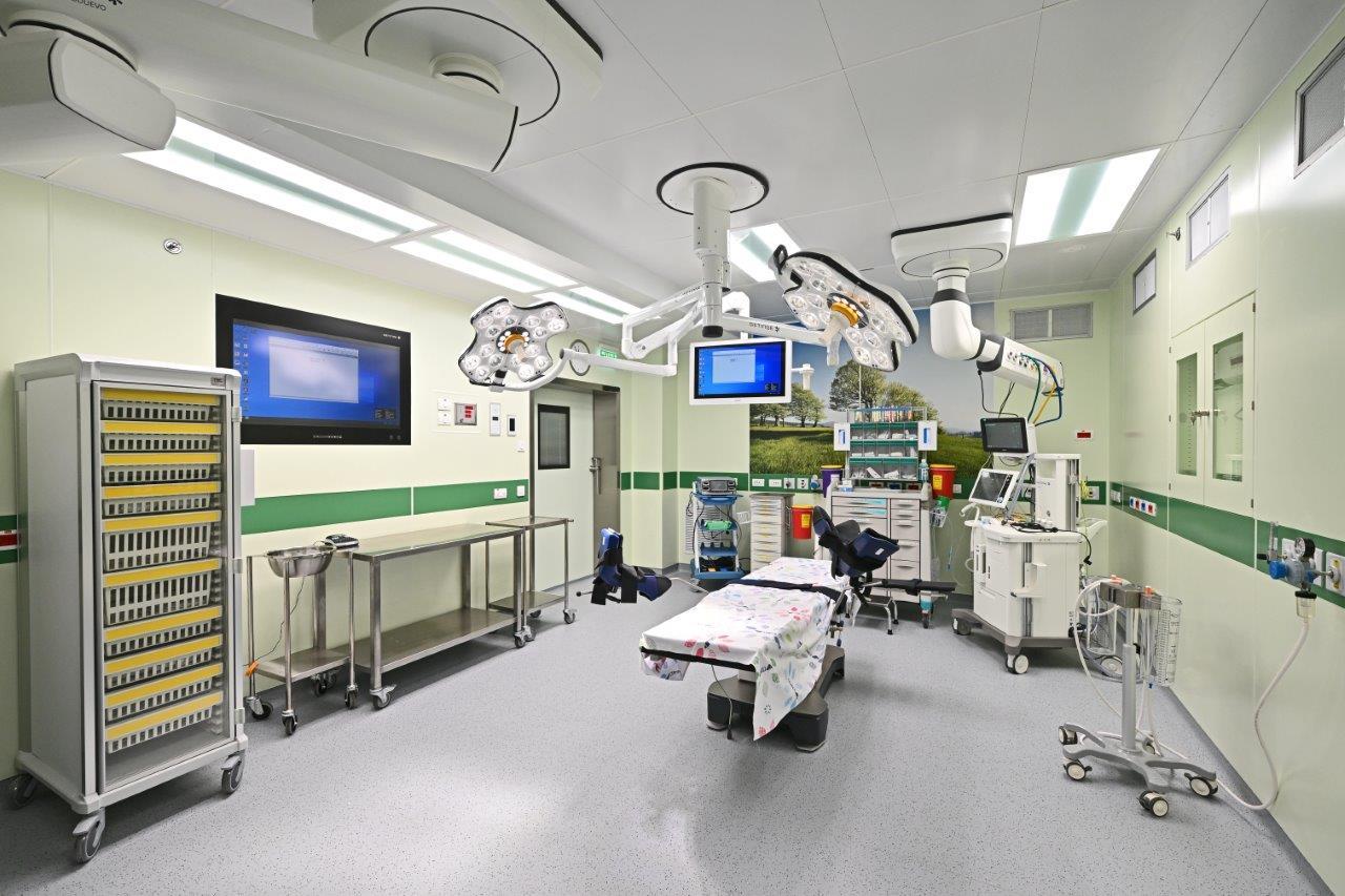 האדמור מצאנז בחנוכת מחלקות חדשות במרכז רפואי צאנז לניאדו