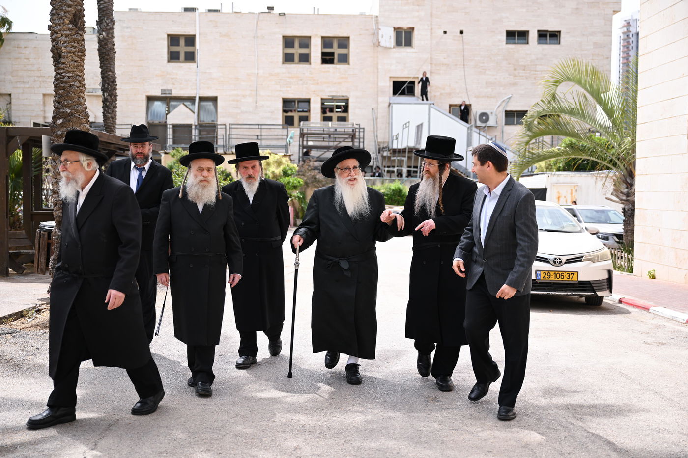 האדמור מצאנז בחנוכת מחלקות חדשות במרכז רפואי צאנז לניאדו 