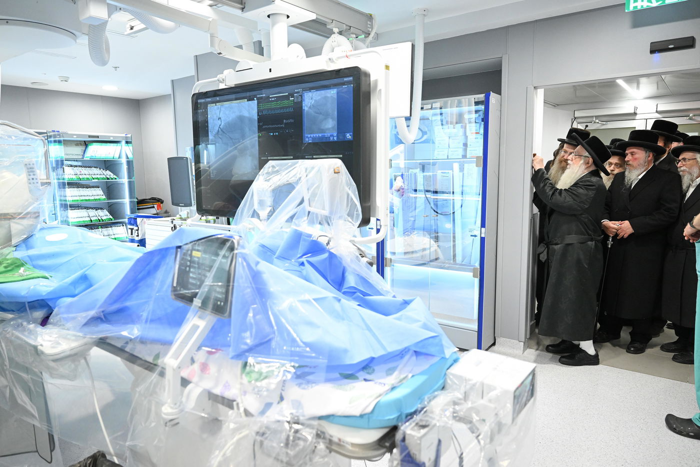 האדמור מצאנז בחנוכת מחלקות חדשות במרכז רפואי צאנז לניאדו 