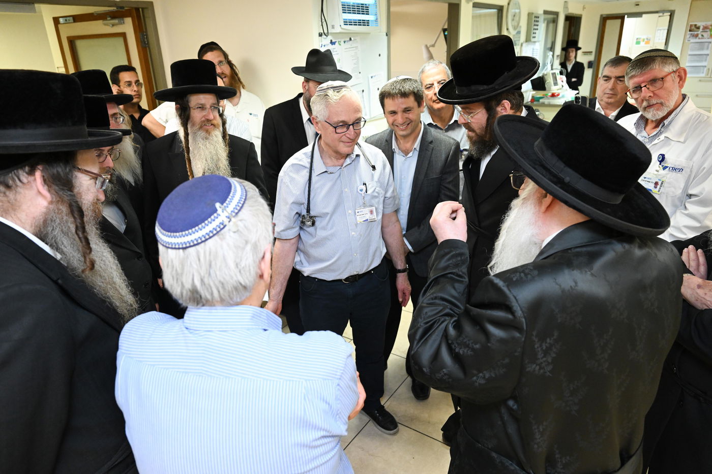 האדמור מצאנז בחנוכת מחלקות חדשות במרכז רפואי צאנז לניאדו 