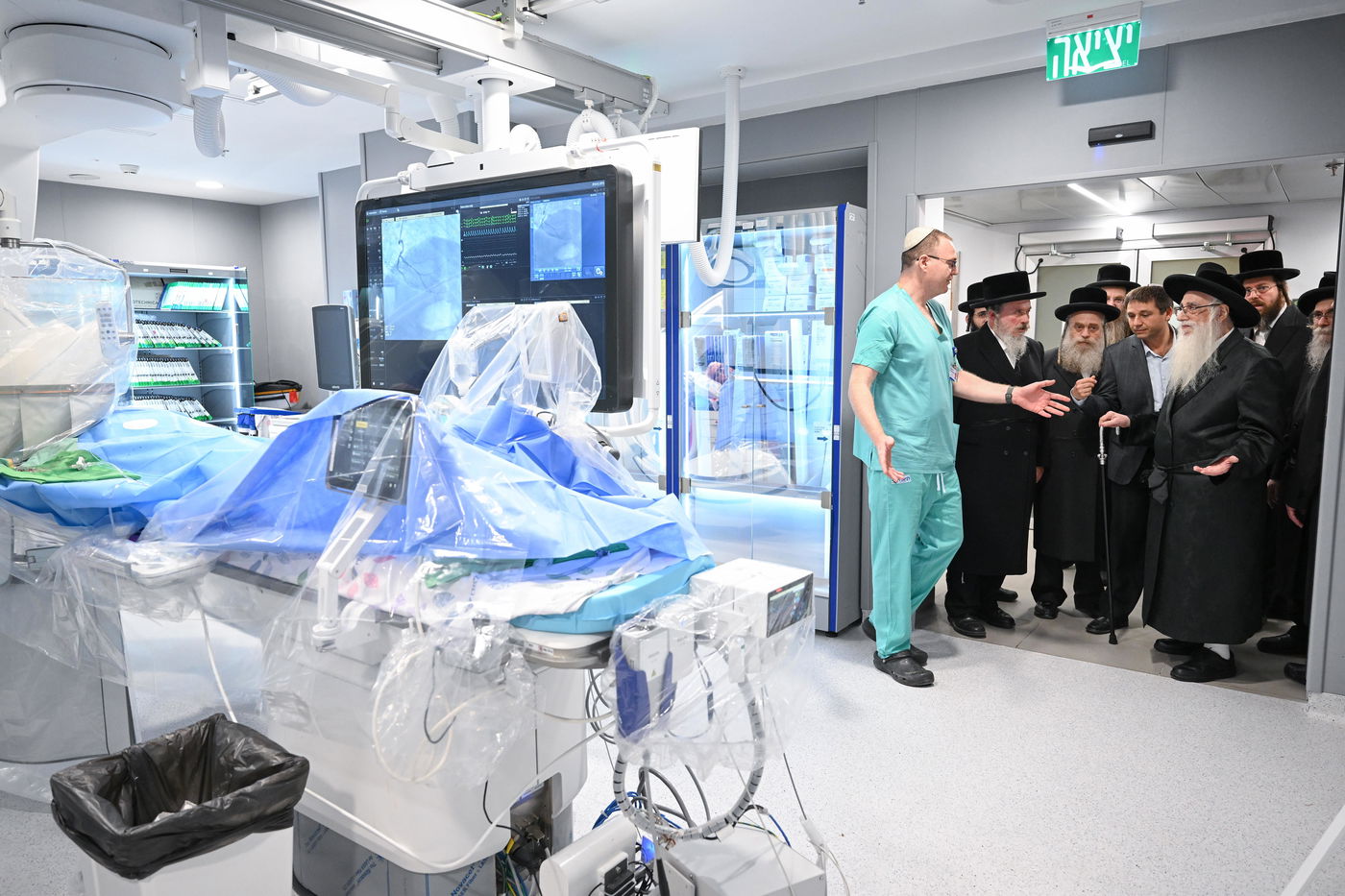 האדמור מצאנז בחנוכת מחלקות חדשות במרכז רפואי צאנז לניאדו 