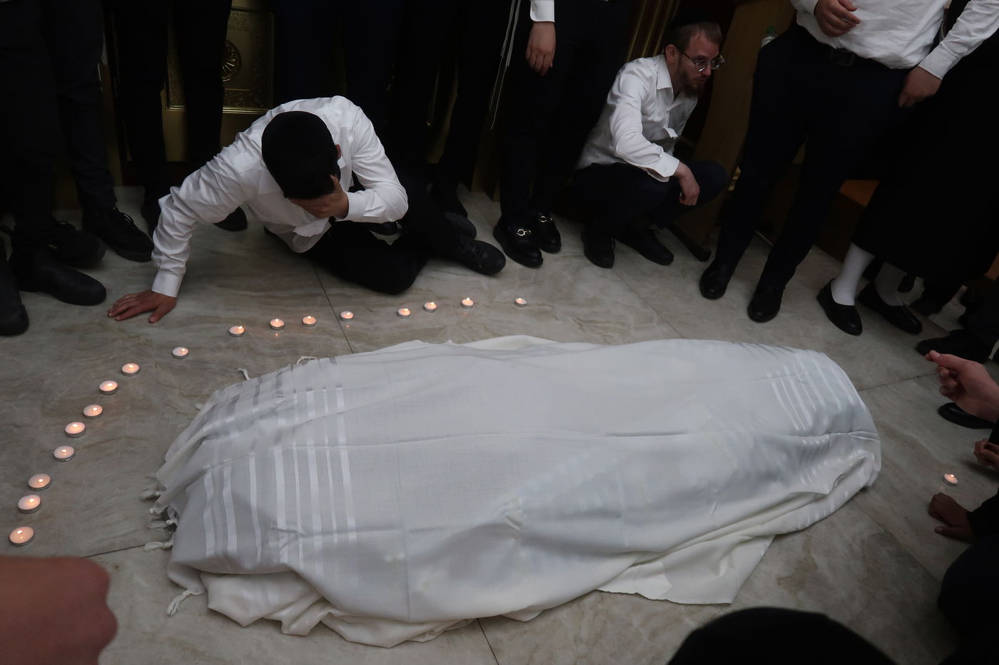 המיטה של הגאון רבי מאיר מאזוז זצ"ל בבית מדרשו בב"ב