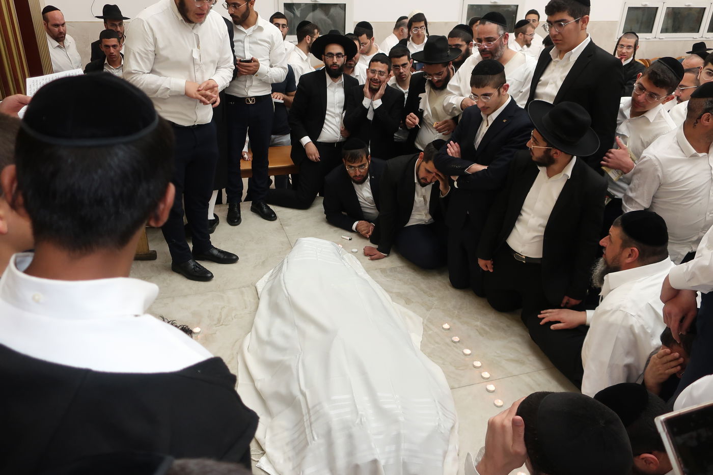 המיטה של הגאון רבי מאיר מאזוז זצ"ל בבית מדרשו בב"ב