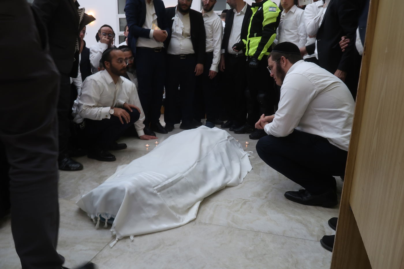 המיטה של הגאון רבי מאיר מאזוז זצ"ל בבית מדרשו בב"ב