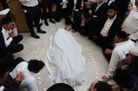 המיטה של הגאון רבי מאיר מאזוז זצ"ל בבית מדרשו בב"ב