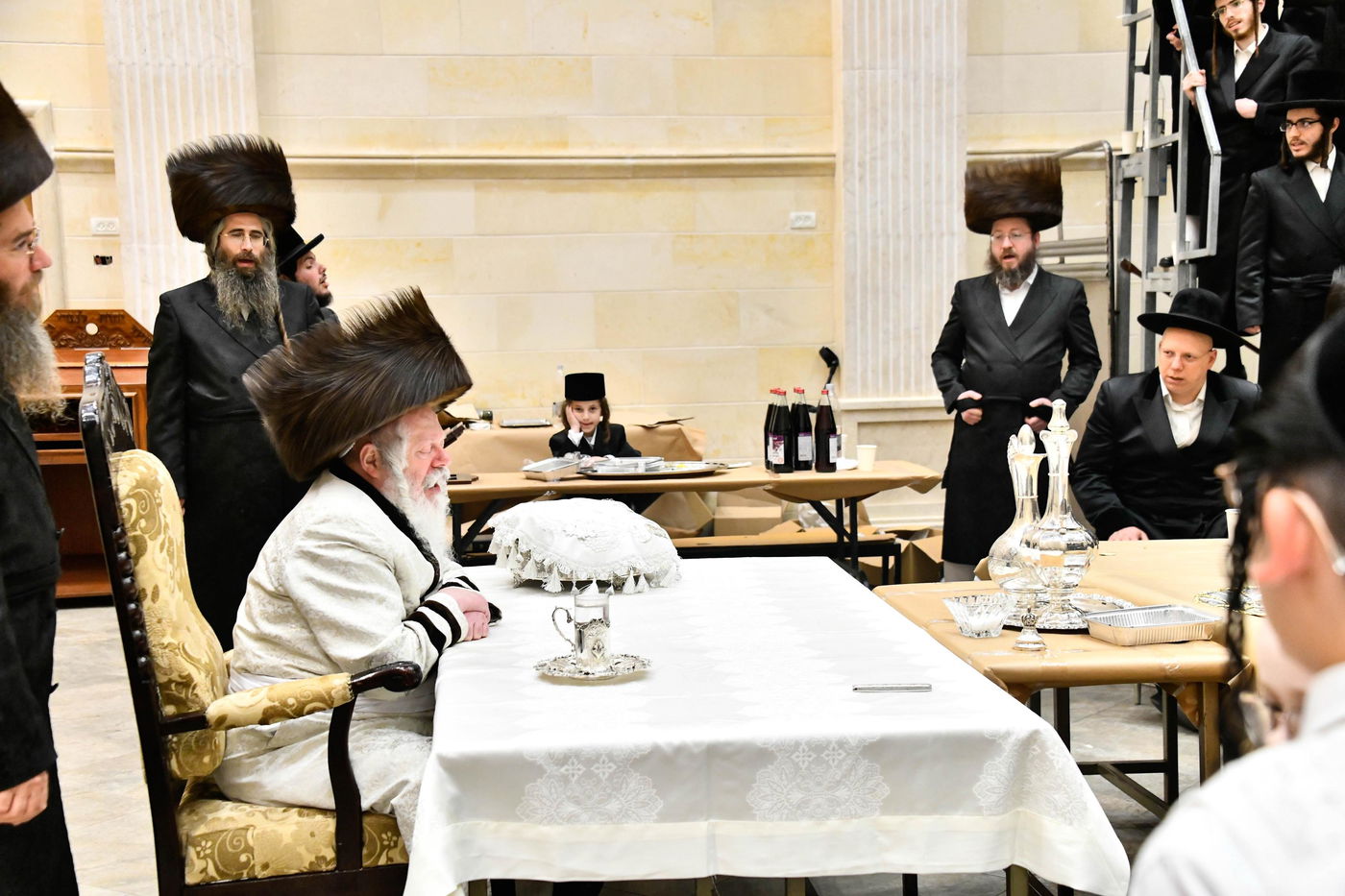 טיש נעילת החג בחצה"ק פרמישלאן