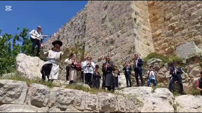 תהלוכת "כליזמרים ברגל" 